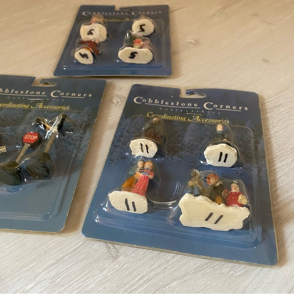Lot of 3 Cobblestone Corners Accessory Sets – 12-Piece Christmas Village Scene - Picture 5 of 8